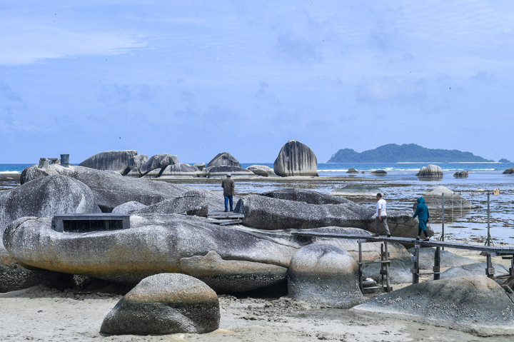 Alif Stone Park menjadi salah satu destinasi wisata dari sembilan destinasi Geopark (taman bumi) nasional di Natuna selain Senubing, Pantai Bamak, Tanjung Datuk, Batu Kasah, Pulau Akar, Pulau Setanai, Gunung Ranai, dan Pulau Senua.