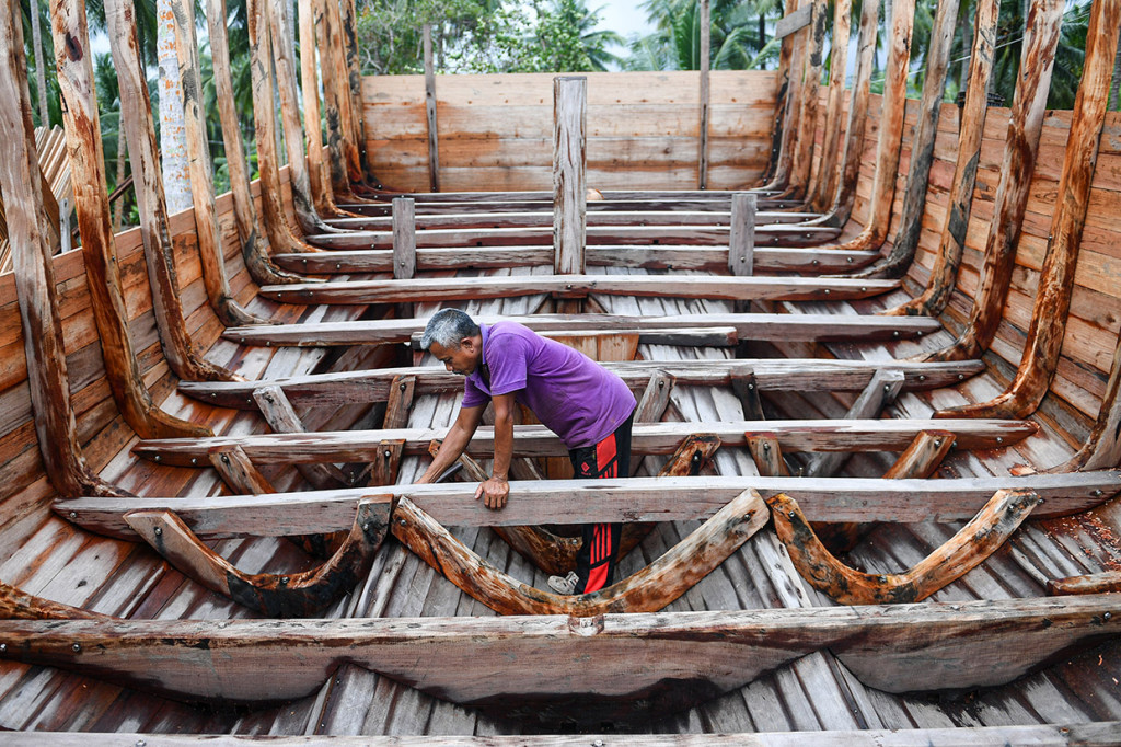 Satu buah kapal motor berukuran sekitar 30-40 grosstone itu dapat diselesaikan dalam waktu empat bulan.
