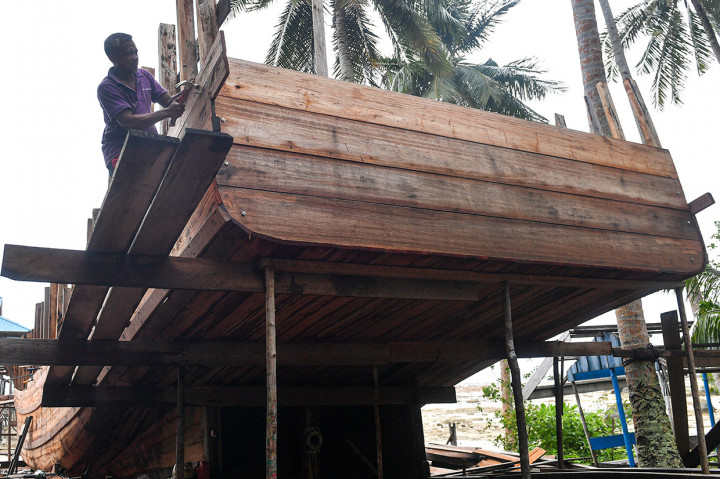 Biaya pembuatan satu buah kapal motor ini sekitar Rp150 juta.