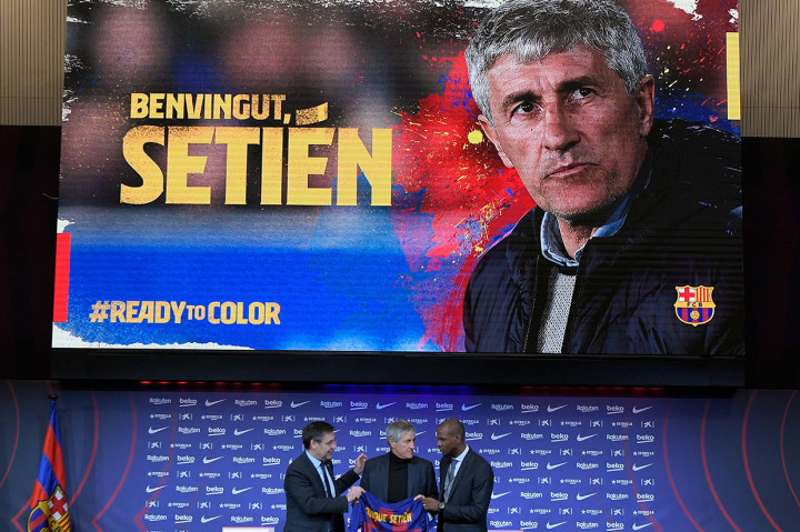 Quique Setien resmi menandatangani kontrak barunya dengan klub Catalan setelah menggantikan Ernesto Valverde. Mantan pelatih Real Betis tersebut dikontrak selama 2,5 tahun atau hingga 30 Juni 2022 mendatang.