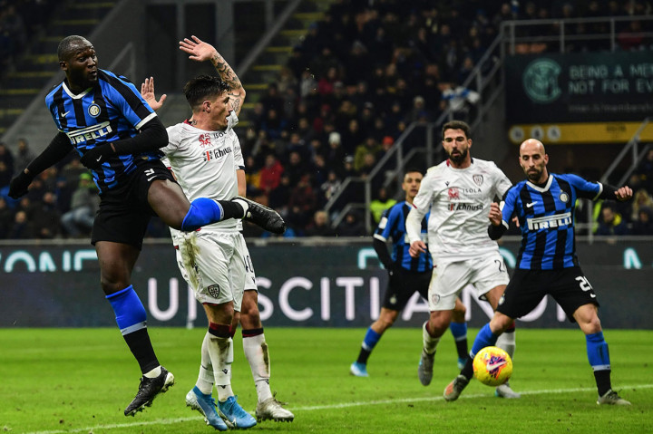 Lukaku kembali menjebol gawang tim tamu pada menit ke-12, menanduk umpan silang Nicolo Barella. Tetapi gol itu dianulir wasit karena penyerang Belgia tersebut terjebak offside.  