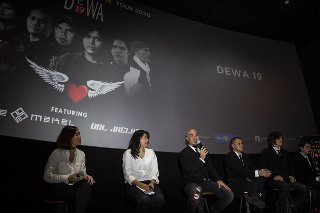 Tur konser grup musik Dewa 19 ini digelar bertepatan dengan 20 tahun album 