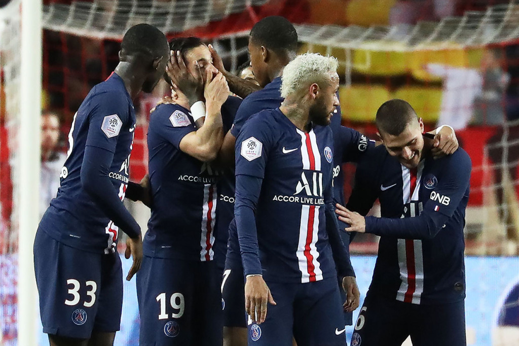 Pada menit ke-72, Pablo Sarabia mencetak gol ketiga untuk PSG hanya semenit setelah merumput masuk menggantikan Mauro Icardi. Hakim garis sempat mengangkat benderanya karena Neymar terjebak offside, tetapi Sarabia muncul dari belakang untuk menyambut umpan lambung Marco Verratti dengan tendangan voli.