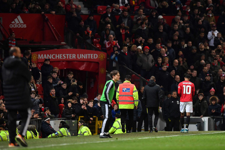 Jika cedera Rashford cukup parah, jelas itu menjadi kerugian besar bagi MU yang akhir pekan ini bakal bertandang ke Anfield menghadapi pemuncak klasemen sementara Liverpool dalam laga lanjutan Liga Inggris.