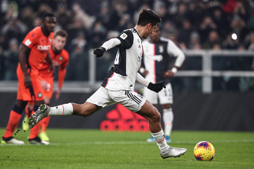 Dybala menggandakan keunggulan timnya lewat titik putih setelah Federico Bernardeschi dijatuhkan kiper Udinese, Nicolas Andrade pada menit ke-26. Skor 2-0 bertahan hingga jeda.