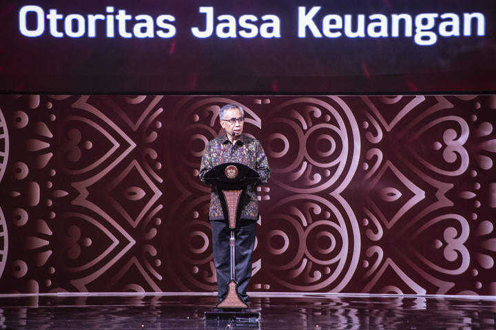 Ketua Dewan Komisioner Otoritas Jasa Keuangan (OJK) Wimboh Santoso memberikan sambutan dalam Pertemuan Tahunan Industri Jasa Keuangan Tahun 2020 di Jakarta.