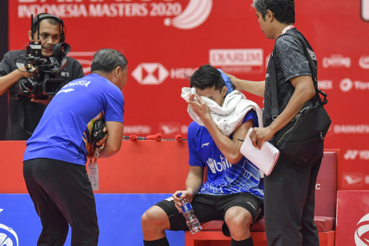 Sayangnya, langkah Anthony Ginting gagal diikuti tunggal putra Indonesia lainnya Jonatan Christie. Jojo dikalahkan wakil Denmark Anders Antonsen dengan skor 14-21, 21-10 dan 12-21.