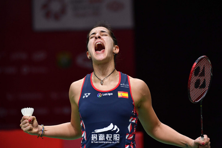 Mantan pebulutangkis nomor satu dunia tersebut melaju ke partai puncak usai menundukkan unggulan enam asal Tiongkok, He Bing Jiao, pada semifinal dua gim langsung 21-11 dan 21-19. AFP PHOTO/Adek Berry