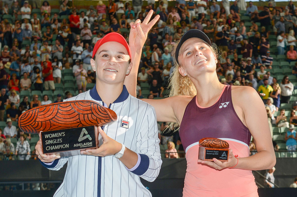 Ashleigh Barty meraih gelar pertama dalam karirnya di kandang pada Sabtu dengan kemenangan 6-2, 7-5 atas petenis Ukraina Dayana Yastremska. Petenis perempuan Australia terakhir yang memenangkan gelar kandang adalah Jarmila Wolfe pada 2011 di Hobart.