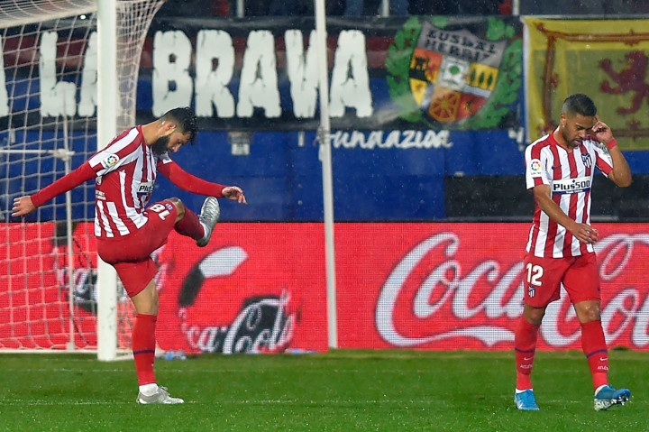 Kekalahan membuat Atletico masih tertahan di peringkat tiga klasemen Liga Spanyol. 