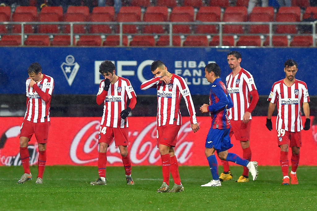 Morata dkk kini mengoleksi 35 poin, terpaut lima poin dari Barcelona.