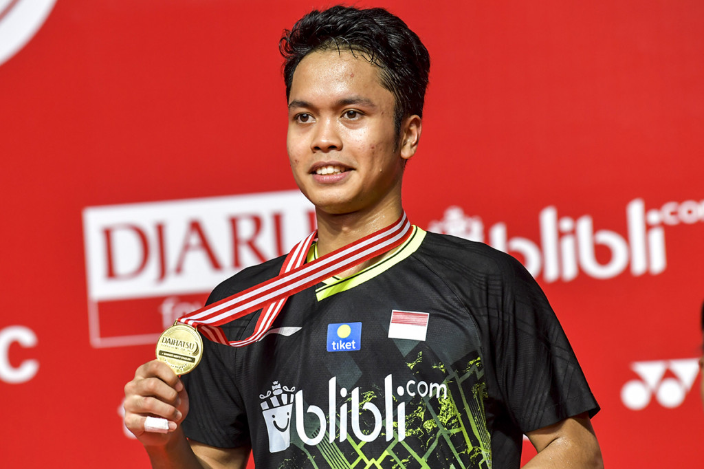 Anthony Ginting menjadi juara setelah menang dengan skor 17-21, 21-15 dan 21-9. Antara Foto/Galih Pradipta