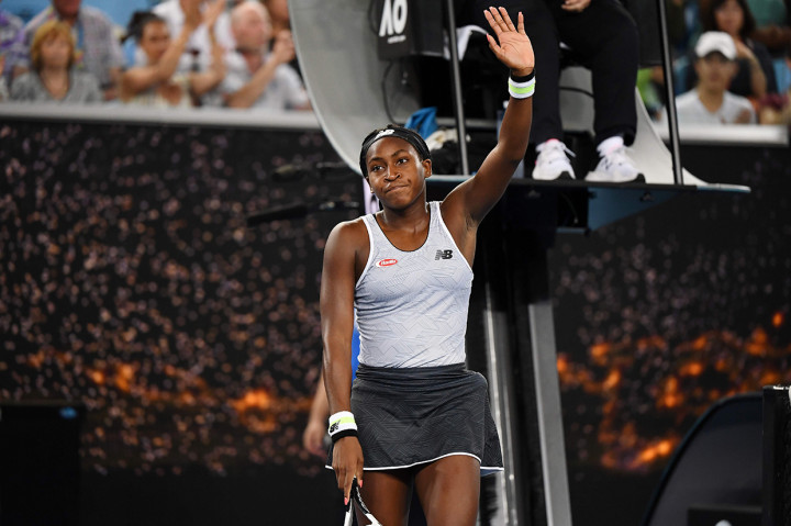Coco Gauff membukukan kemenangan dua set langsung atas Venus William. 