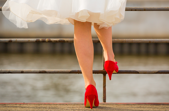 High Heels memiliki hak tinggi namun dengan alas yang lebih simple. (Foto: Dok. Unsplash.com)