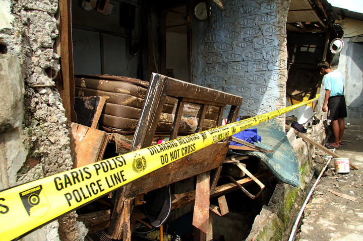 Peristiwa hancurnya rumah yang disebabkan ledakan kebocoran tabung gas 3 kilogram tersebut mengakibatkan satu orang mengalami luka serius.