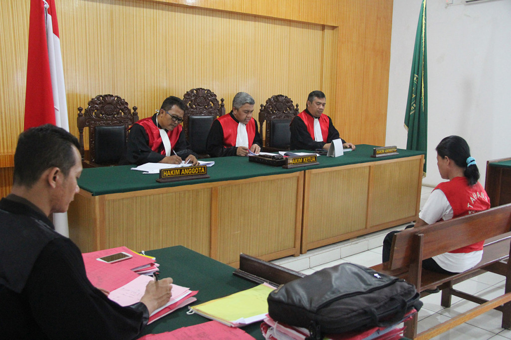 Terdakwa petani pembakar lahan, Rosmawati Br Sitompul menjalani sidang dengan agenda pembacaan putusan (vonis) di Pengadilan Negeri kelas IA Dumai di Dumai, Riau.