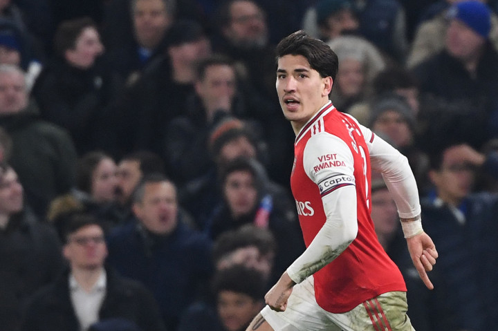 Arsenal membalas melalui Hector Bellerin, tiga menit kemudian. Dari dalam kotak penalti, bek asal Spanyol itu mengirim tembakan ke tiang jauh. 