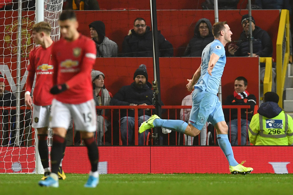 MU tertinggal satu gol setelah gawangnya dijebol Chris Wood di babak pertama.