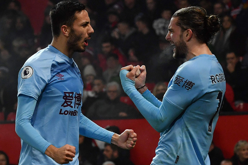 Burnley memastikan kemenangannya dengan gol kedua yang dicetak Jay Rodriguez di paruh kedua 