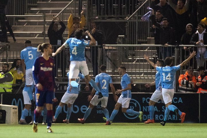 Bahkan Blaugrana harus tertinggal terlebih dahulu saat laga baru berjalan sembilan menit lewat Javi Perez.