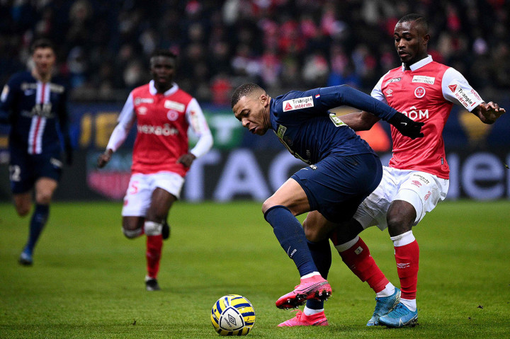 Neymar dan Kylian Mbappe yang tidak dimainkan saat PSG mengalahkan Lorient di ajang Piala Prancis pada Minggu, 19 Januari 2020 lalu, dimainkan sejak awal saat melawan tuan rumah Reims pada semifinal Piala Liga Prancis. Sementara Mauro Icardi dan Angel Di Maria dibangkucadangkan.