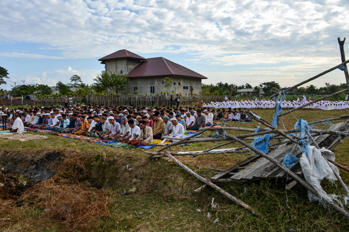 Akibat kemarau tersebut, area persawahan kering sehingga terancam gagal panen.