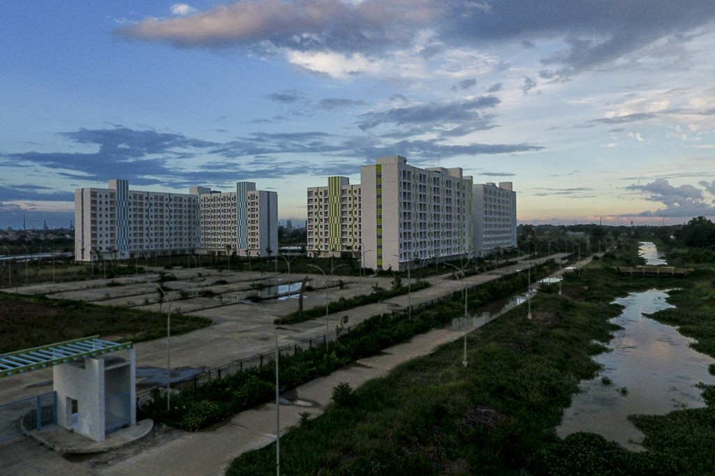 Kondisi terkini Rumah Susun Sederhana Milik (Rusunami) Jakabaring, Palembang, Sumatera Selatan.