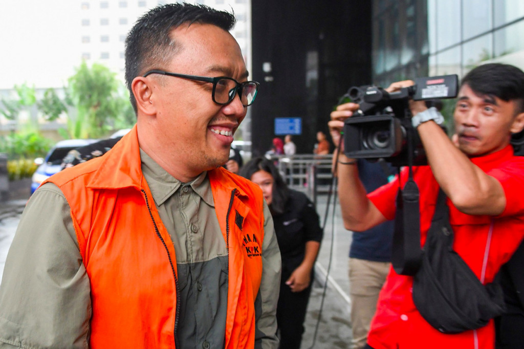 Tersangka mantan Menteri Pemuda dan Olahraga Imam Nahrawi menjalani pemeriksaan di gedung KPK, Jakarta. Imam Nahrawi diperiksa KPK dalam kasus penerimaan suap terkait penyaluran dana hibah untuk KONI dari Kemenpora.