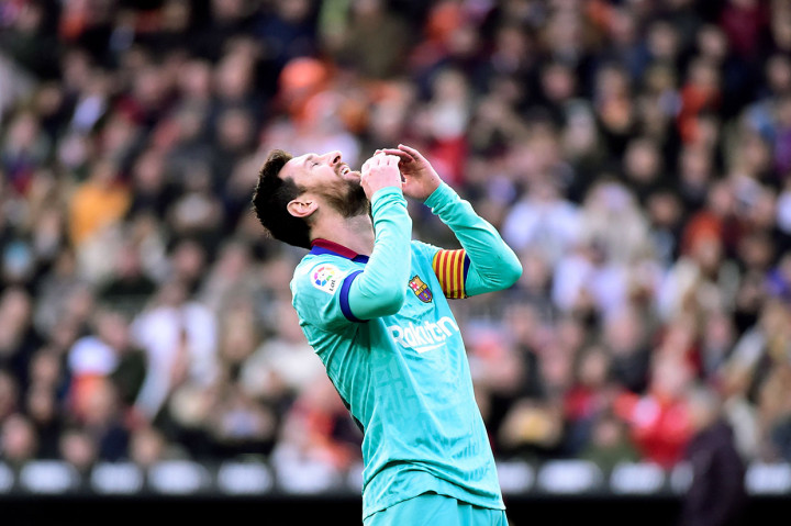 Barcelona memiliki peluang menjebol gawang tuan rumah lewat tendangan bebas Lionel Messi. Namun sayang bola tendanganny masih melambung di atas mistar gawang. Tidak ada gol di babak pertama.  