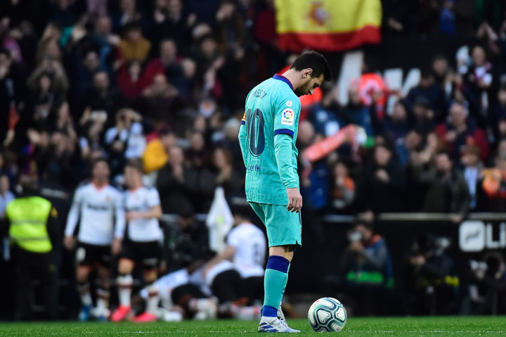 Tiga menit kemudian, justru Valencia berhasil menggandakan keunggulan lewat gol kedua Gomez. Berawal dari aksi Ferran Torres memperdaya Samuel Umtiti, kemudian melakukan umpan terobosan yang diselesaikan Gomez dengan tembakan melengkung tak terjangkau Ter Stegen. Skor 2-0 bertahan hingga laga usai.