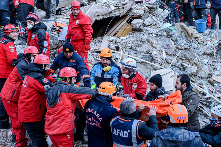 Sejauh ini telah ditemukan sedikitnya 29 orang tewas sementara hampir 1.500 terluka akibat gempa berkekuatan 6,8 M pada Jumat, 24 Januari 2020 waktu setempat. Gempa berpusat di kota kecil Sivrice, Provinsi Elezig, dan dirasakan cukup kuat oleh beberapa negara tetangga.