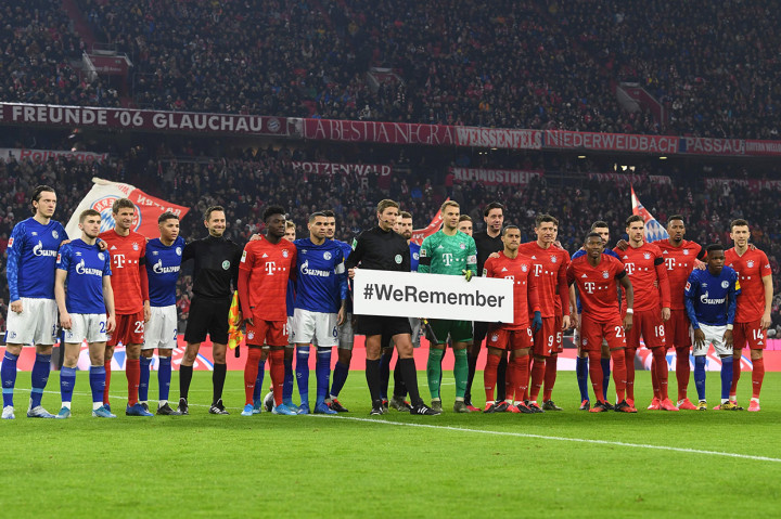 Kemenangan itu membawa Bayern kembali menduduki peringkat kedua dengan koleksi 39 poin, menggeser Borussia Moenchengladbach. Muenchen kini hanya terpaut satu poin dari pemuncak klasemen RB Leipzig. Bagi Schalke, kekalahan itu menggagalkan mereka masuk zona Liga Champions, dan kini harus tertahan di peringkat kelima dengan 33 poin.