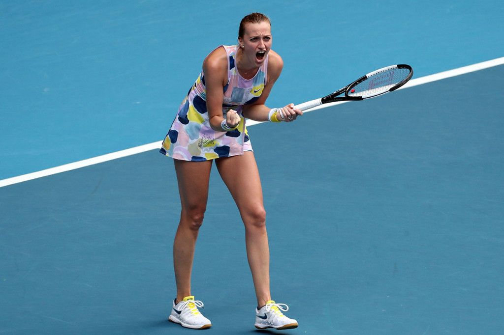 Petenis Ceko Petra Kvitova melakukan selebrasi usai memastikan diri melangkah ke perempat final Australia Open, Jumat, 26 Januari 2020.