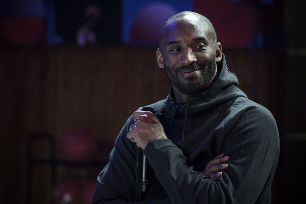 Kabar duka datang dari dunia bola basket. Sang legenda NBA dan Los Angeles (LA) Lakers Kobe Bryant meninggal dunia dalam kecelakaan helikopter Minggu, 26 Januari 2020 pagi waktu setempat.