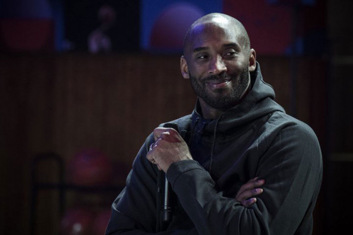 Kabar duka datang dari dunia bola basket. Sang legenda NBA dan Los Angeles (LA) Lakers Kobe Bryant meninggal dunia dalam kecelakaan helikopter Minggu, 26 Januari 2020 pagi waktu setempat.