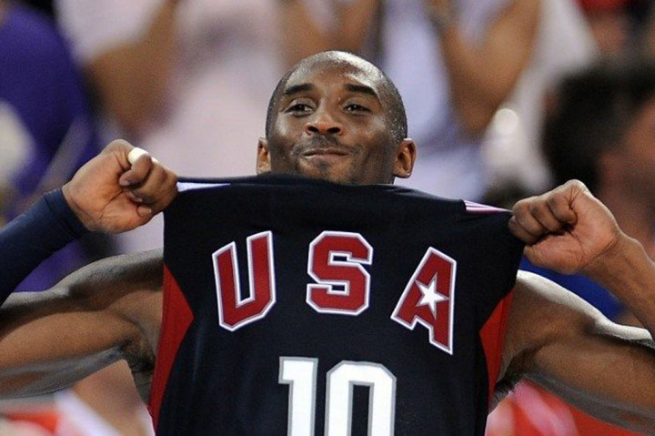 Kobe Bryant merupakan legenda NBA, LA Lakers, dan Timnas AS. Bryant meraih lima gelar NBA bersama LA Lakers, dan dua medali emas Olimpiade bersama Timnas AS.