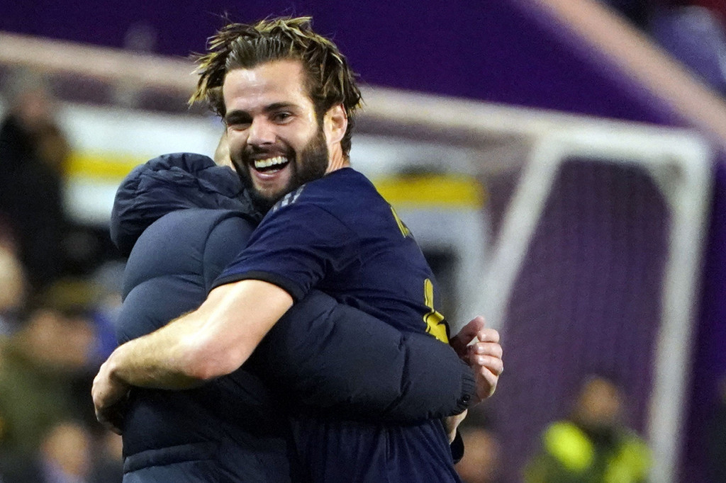 Nacho Fernandez melakukan selebrasi usai mencetak gol ke gawang Real Valladolid.