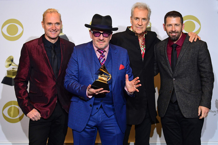 Best Traditional Pop Vocal Album diraih oleh Elvis Costello dan The Imposters melalui Look Now. AFP Photo/Frederic J.Brown