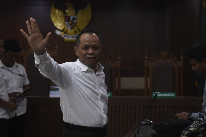 Majelis hakim menjatuhi hukuman kepada Habil Marati selama satu tahun penjara karena telah membantu Kivlan Zen dengan cara menyediakan dana untuk pembelian senjata api ilegal.