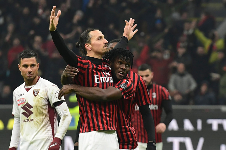 Sesaat kemudian giliran Zlatan Ibrahimovic yang mencetak gol memanfaatkan sodoran umpan matang dari Rafael Leao demi membawa Milan unggul 4-2.