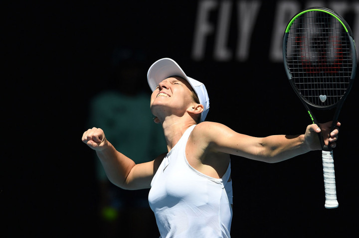 Petenis Rumania Simona Halep meluapkan kegembiraannya usai memastikan diri melangkah ke semifinal Australia Open, Rabu, 29 Januari 2020.