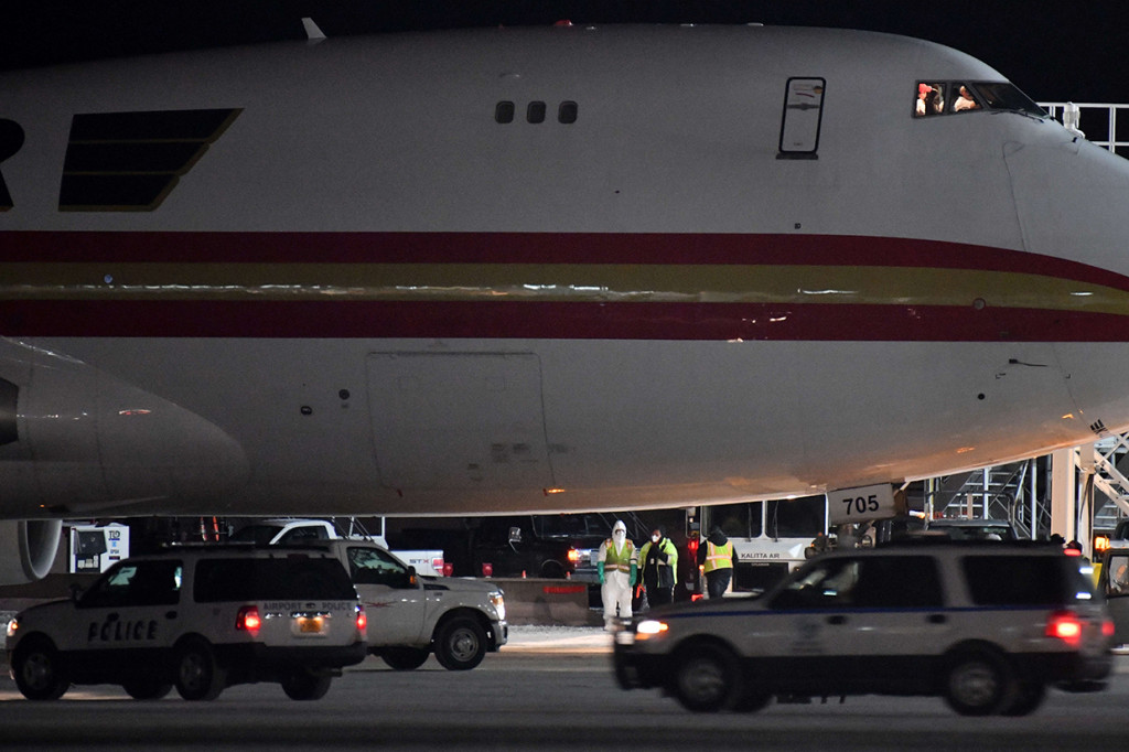 Tujuan akhir pesawat itu adalah wilayah Ontario di California, yang berjarak 56 kilometer sebelah timur pusat kota Los Angeles.