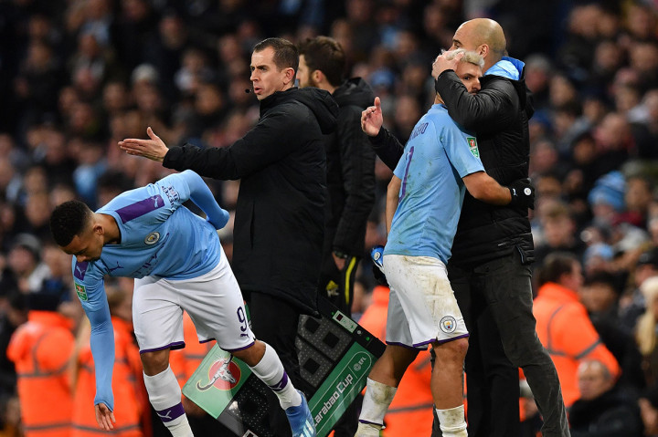 Manchester City memastikan satu tiket ke babak final Piala Liga Inggris. 