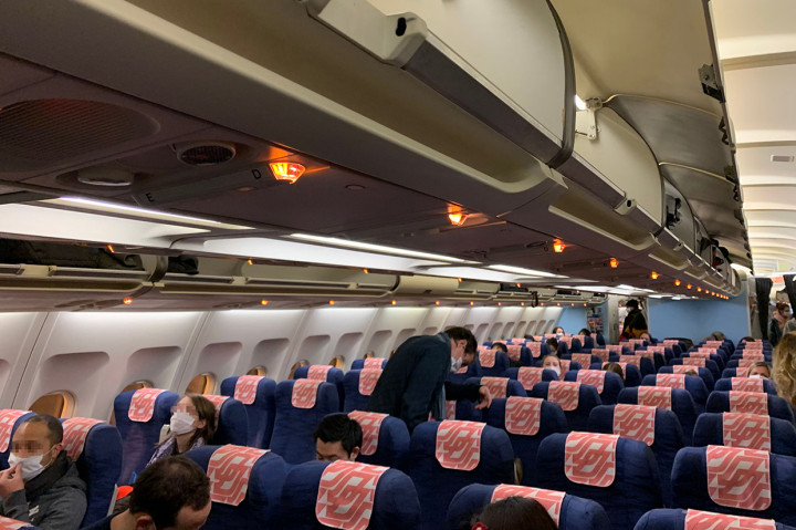 Virus ini telah menyebar dari Kota Wuhan ke lebih dari 15 negara, dengan sekitar 60 kasus di Asia, Eropa, Amerika Utara, dan yang terbaru, Timur Tengah. Jumlah kematian akibat virus korona di Tiongkok terus menanjak menjadi 213 orang hingga Jumat pagi.