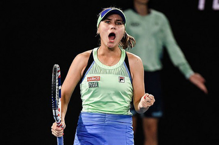 Kenin yang berusia 21 tahun dan 80 hari, merupakan juara Australia Open termuda sejak petenis Rusia Maria Sharapova pada 2008. Kenin lebih muda 22 hari dari Naomi Osaka yang memenangi gelar tersebut tahun lalu.