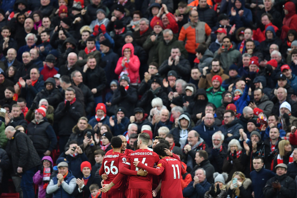 Selisih poin tersebut jadi rekor. Dicatat oleh Opta, 22 poin adalah keunggulan terbesar yang pernah dimiliki tim pemuncak klasemen dalam sejarah divisi teratas sepakbola Inggris. 