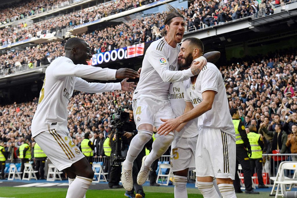 Berkat hasil ini, Real Madrid masih kukuh berada di puncak klasemen sementara La Liga dengan nilai 49. 