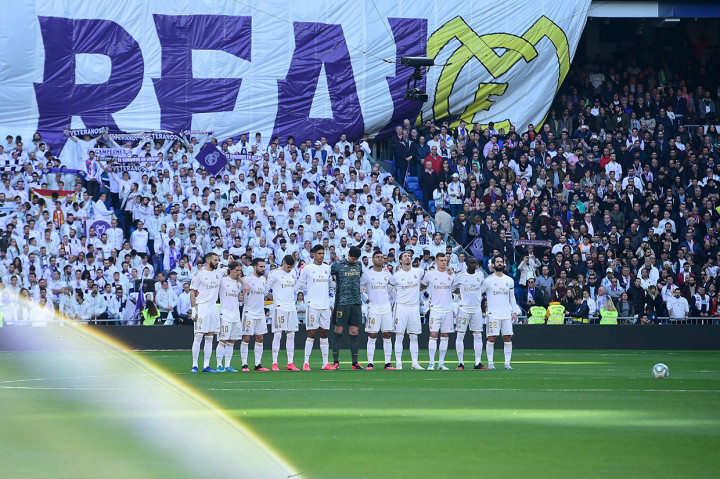 Laga derbi Madrid edisi ke-223 diawali dengan aksi mengheningkan cipta untuk legenda NBA dan LA Lakers, Kobe Bryant. Kobe meninggal dunia dalam kecelakaan helikopter di Calabasas, California pada 26 Januari 2020.
