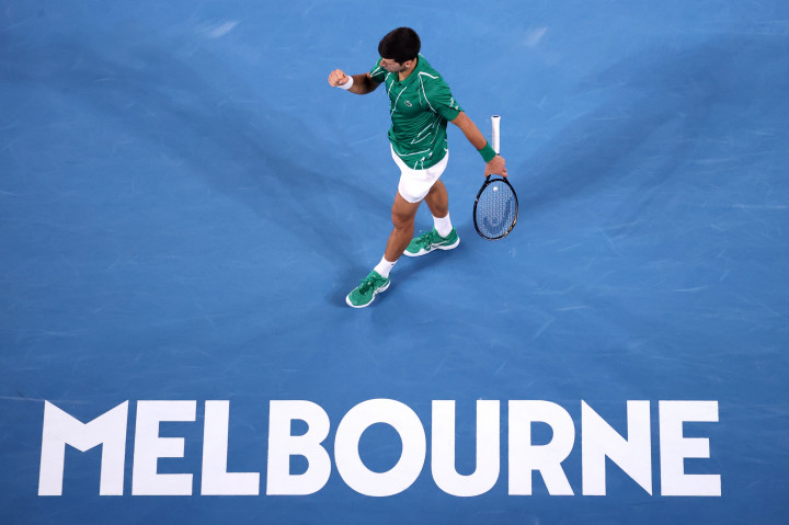 Novak Djokovic berhasil menjuarai turnamen tenis grand slam Autralia Open 2020 setelah mengalahkan mengalahkan Dominic Thiem. AFP Photo/David Gray