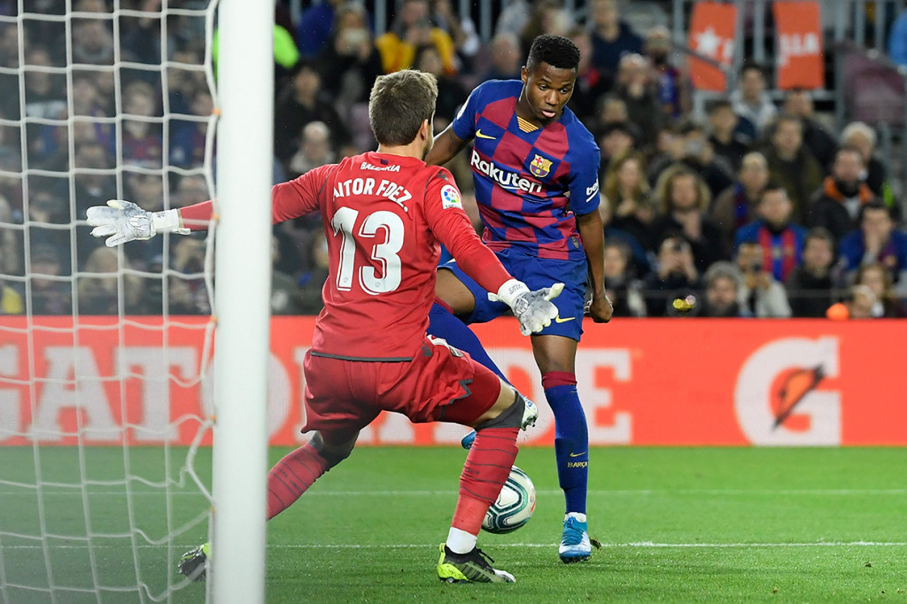 Barcelona baru bisa mencuri keunggulan pada menit ke-30. Saat itu, Ansu Fati mampu membobol gawang Levante usai meneruskan umpan Lionel Messi.